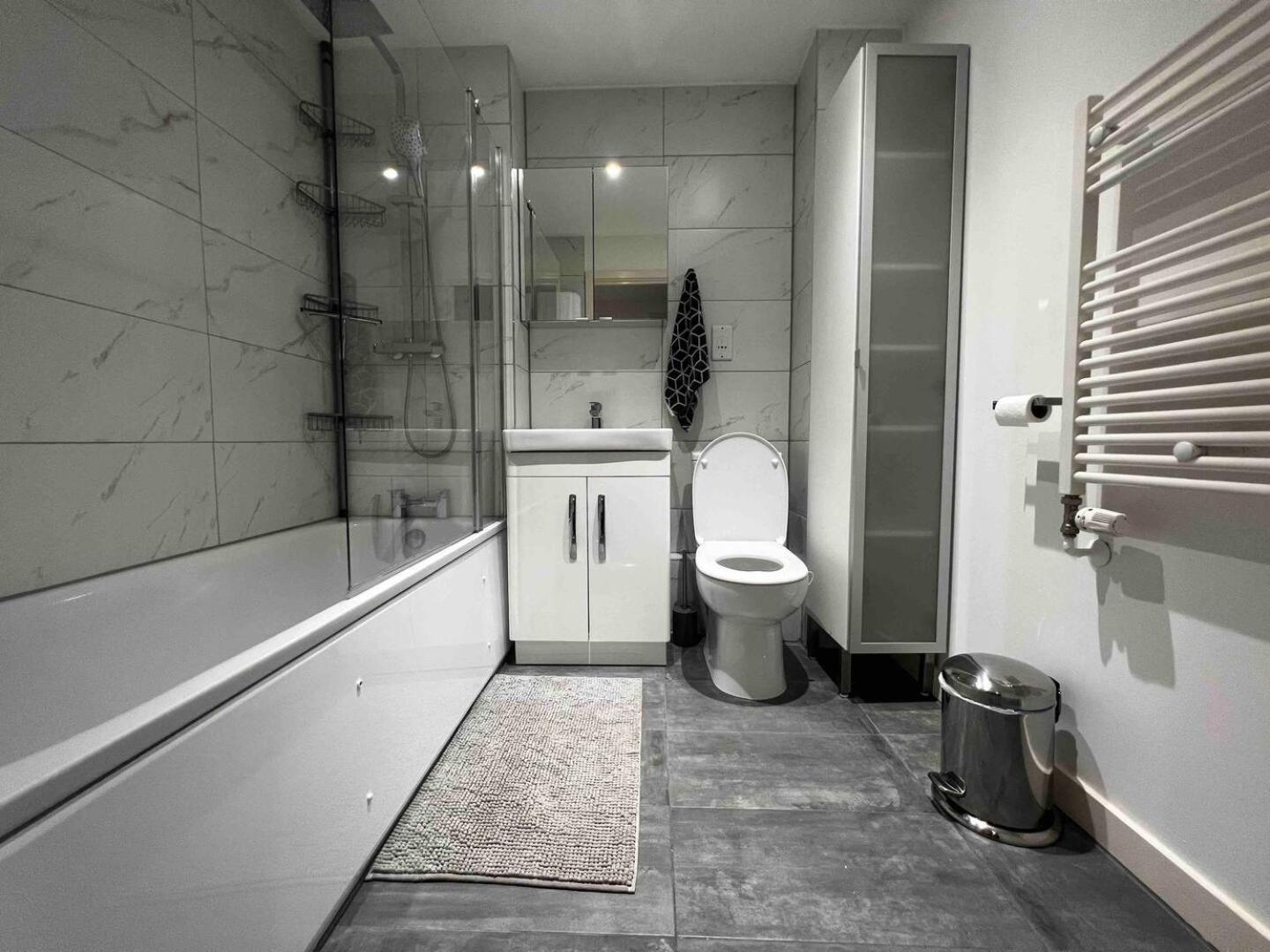 Stylish 1-Bed Flat With Sofa-Bed In London Apartment ภายนอก รูปภาพ